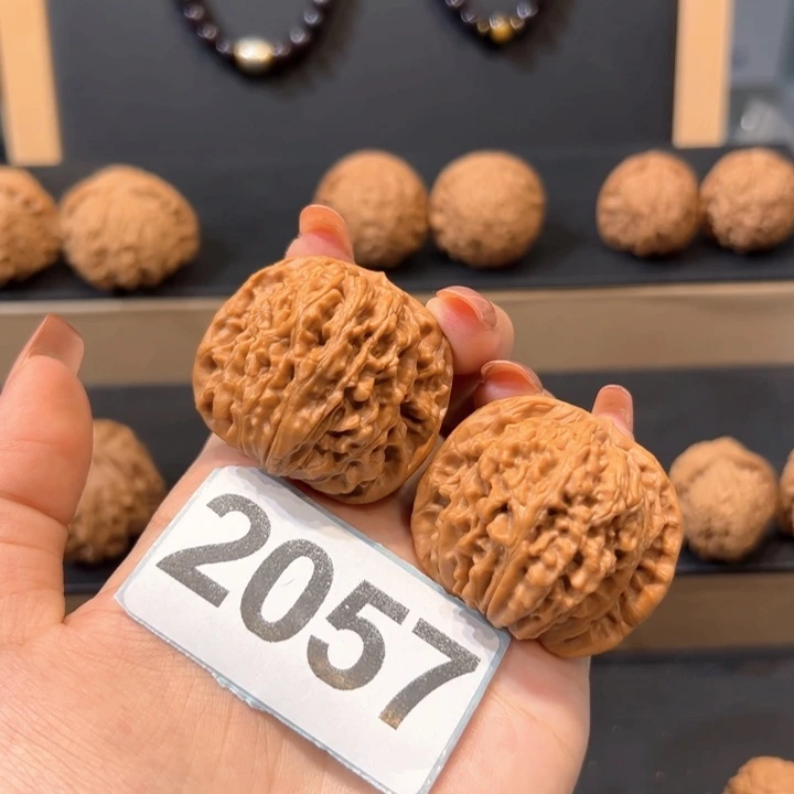 桃核吊坠四座楼狮子头