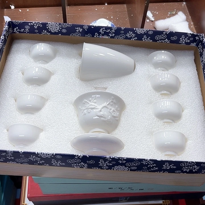 孤品茶具套装等。