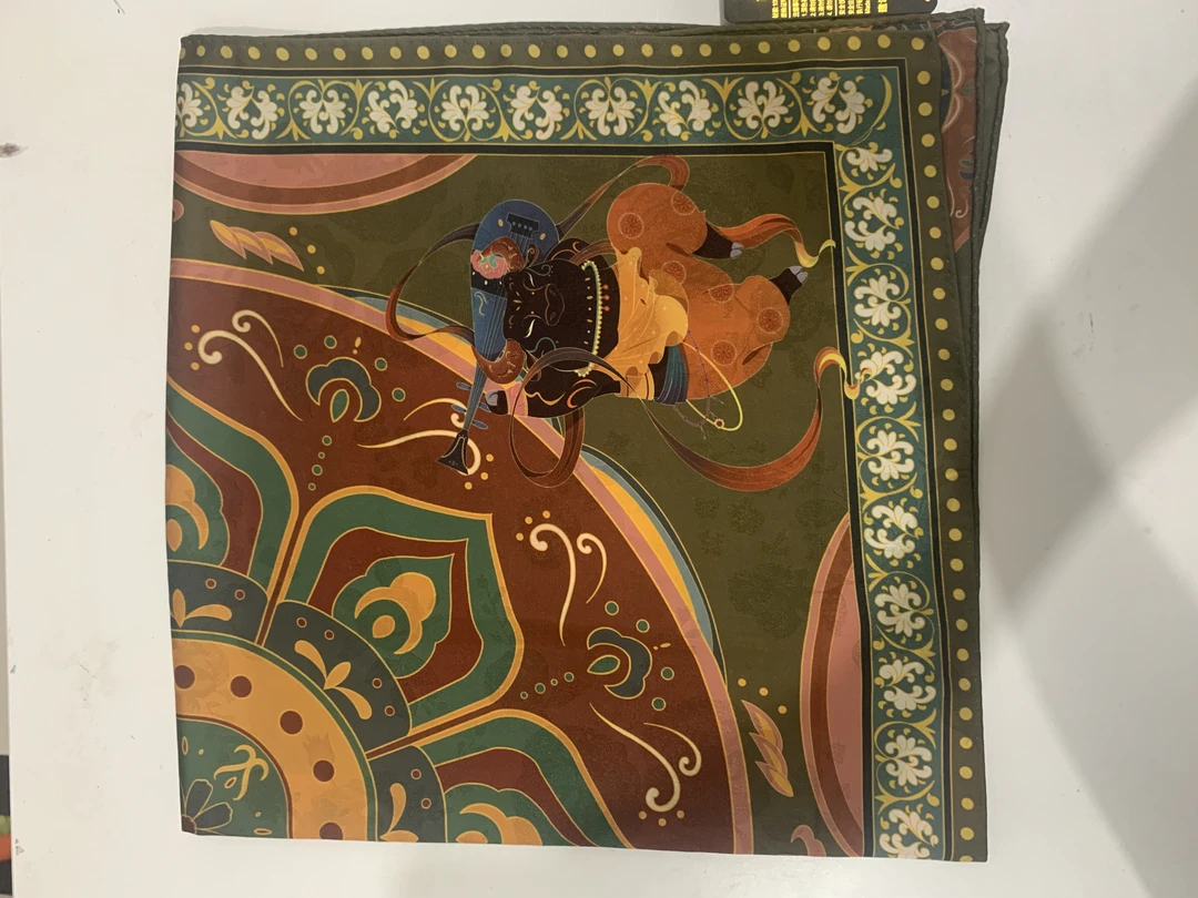 X031 十二生肖 香云花萝手工卷边70*70百搭休闲风优雅围巾