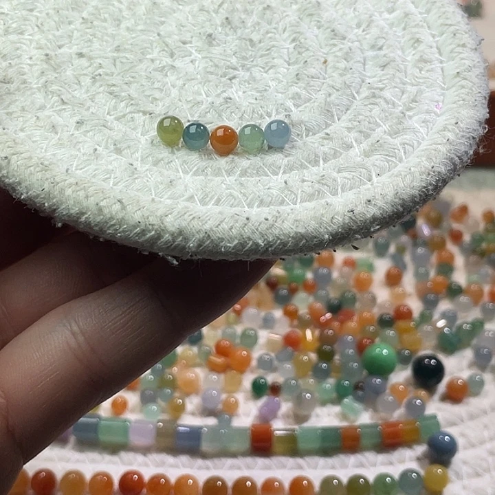 翡翠散珠未镶嵌定制翡翠卡5+，一组