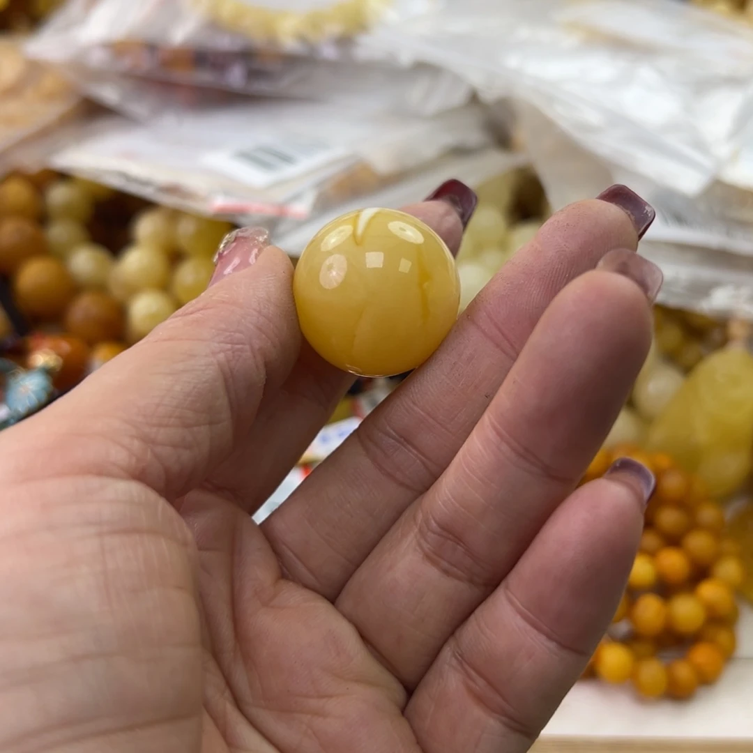 琥珀珠宝奇石未镶嵌