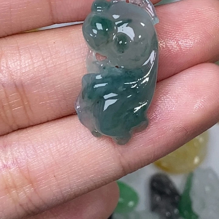 定制翡翠未镶嵌鱼