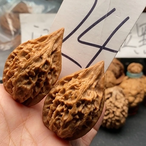 吊坠桃核35全品红缨枪