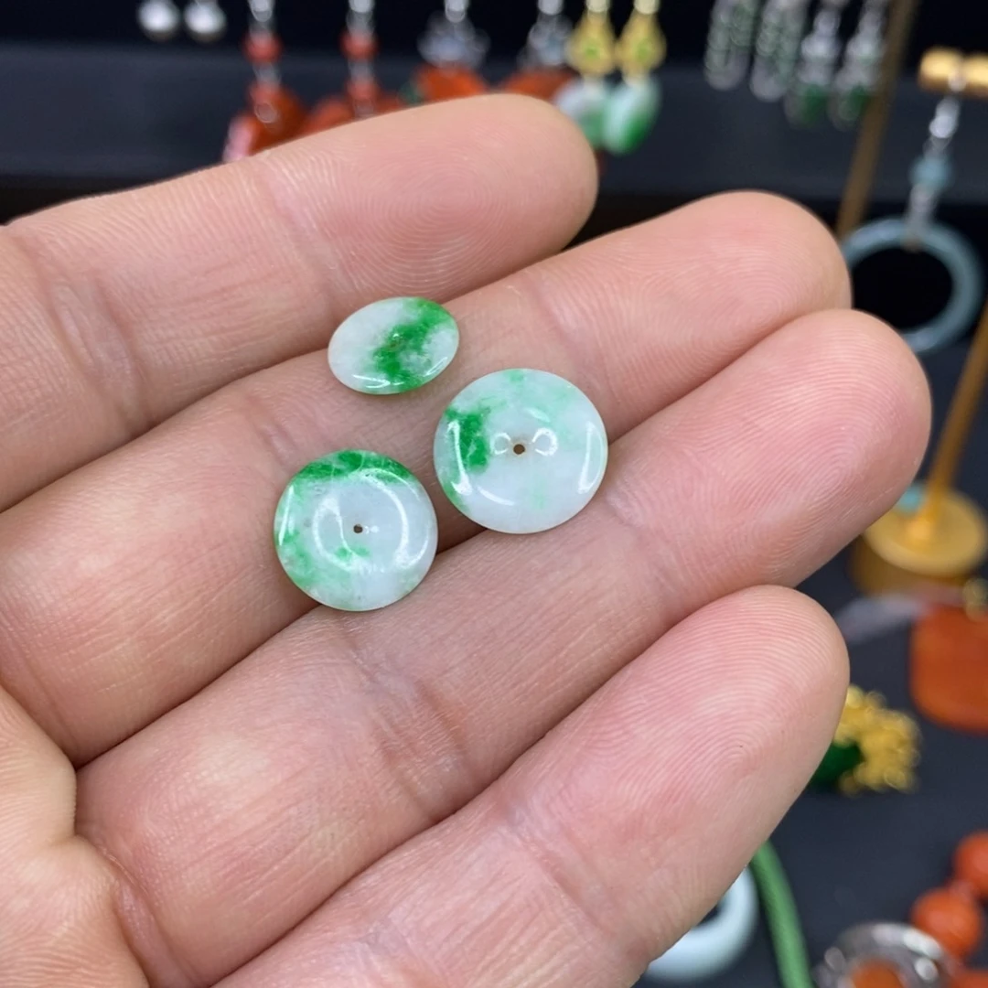 颈饰未镶嵌翡翠吊坠