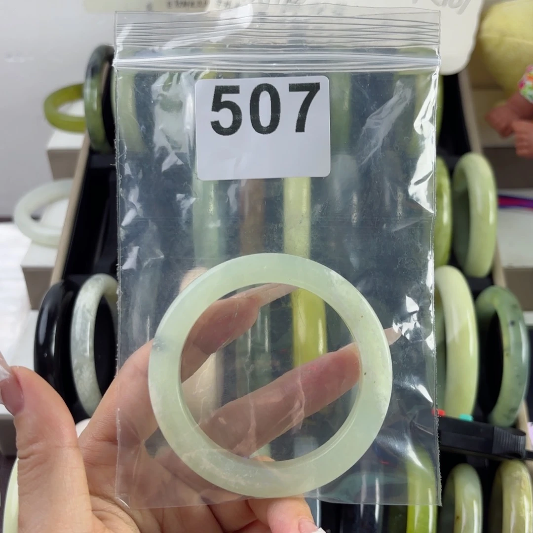 蛇纹石玉未镶嵌手镯哼***唧