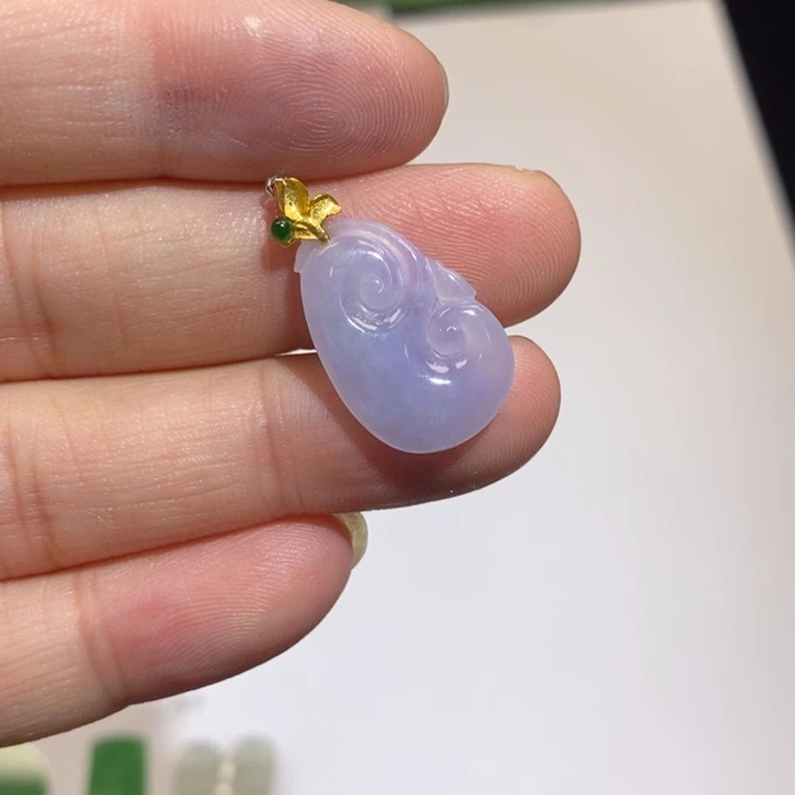 翡翠18K金镶嵌颈饰翡翠