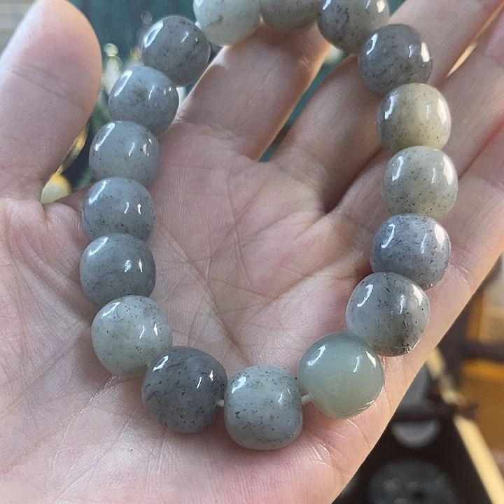 和田玉未镶嵌吊坠(赠链)