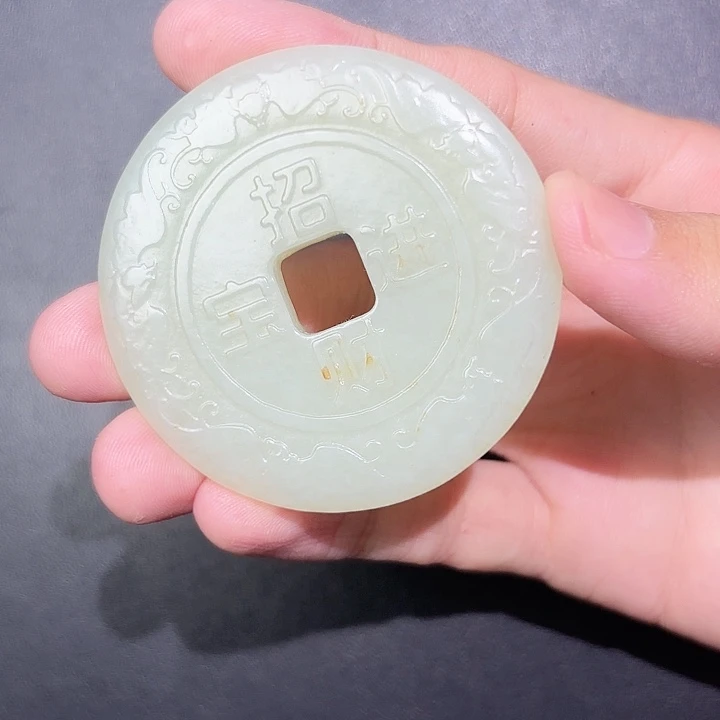 和田玉未镶嵌挂件凡**像