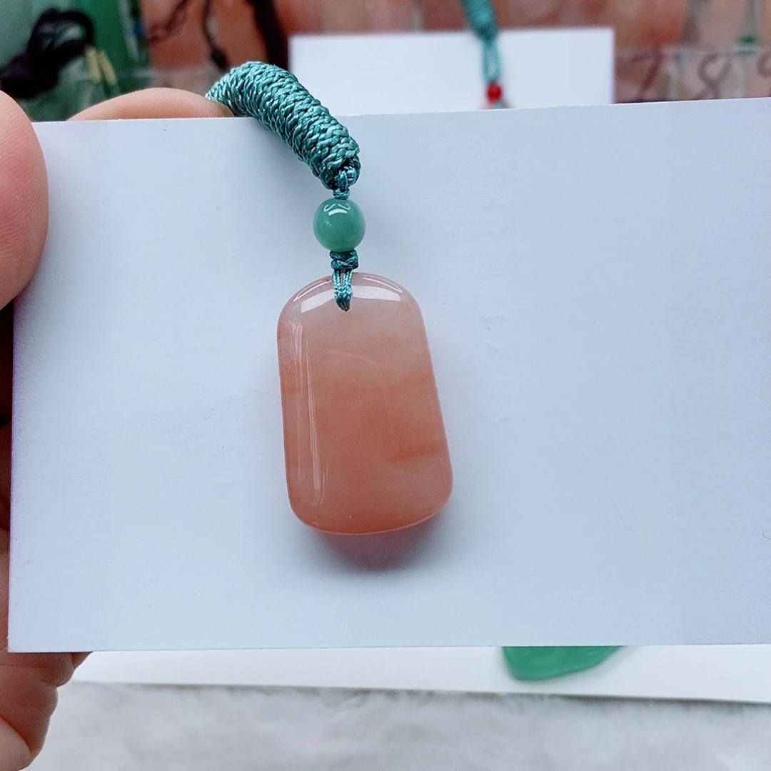 石英质玉未镶嵌颈饰