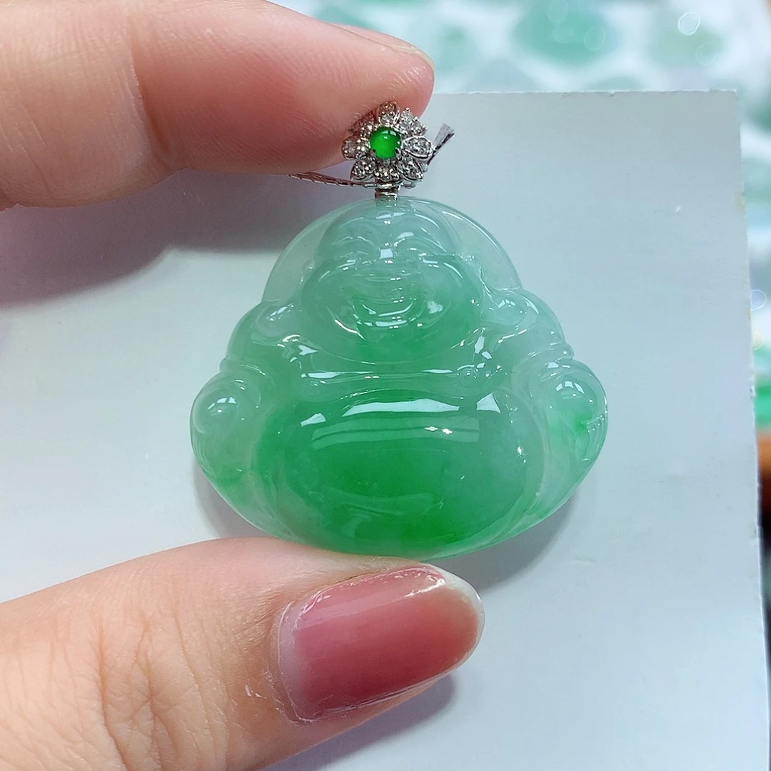 翡翠18K金镶嵌颈饰佛