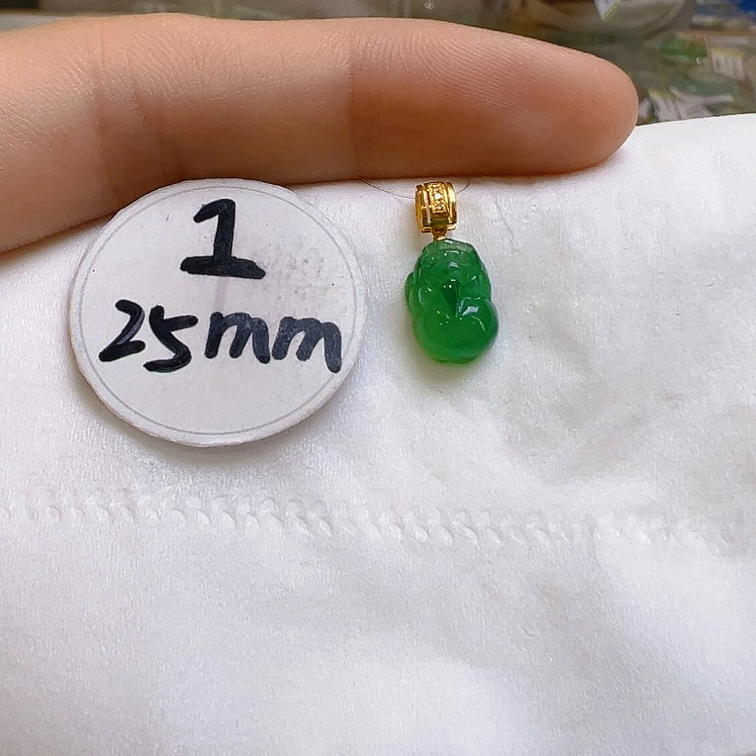 翡翠颈饰18K金镶嵌翡翠