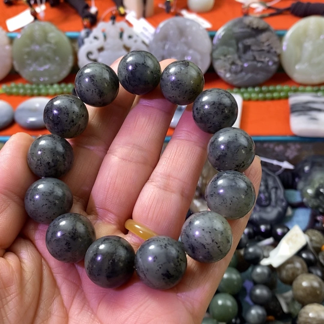 B***.和田玉未镶嵌手链