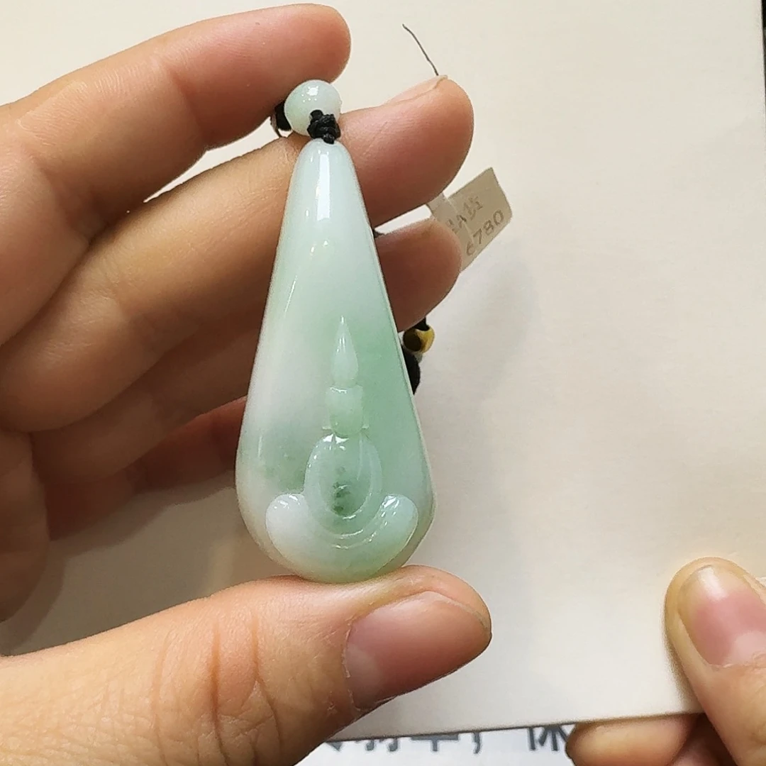 翡翠颈饰未镶嵌悟道