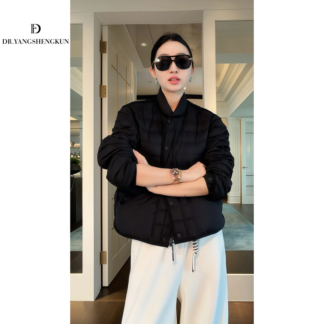 杨圣坤2025冬季新品90鹅绒简约横条立领短款加厚羽绒服TR2510233