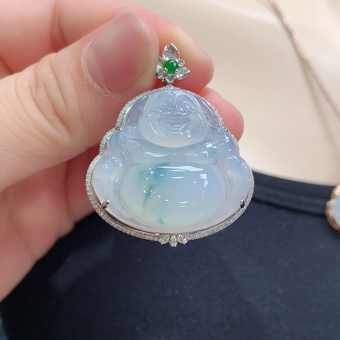 翡翠18K金镶嵌颈饰佛公