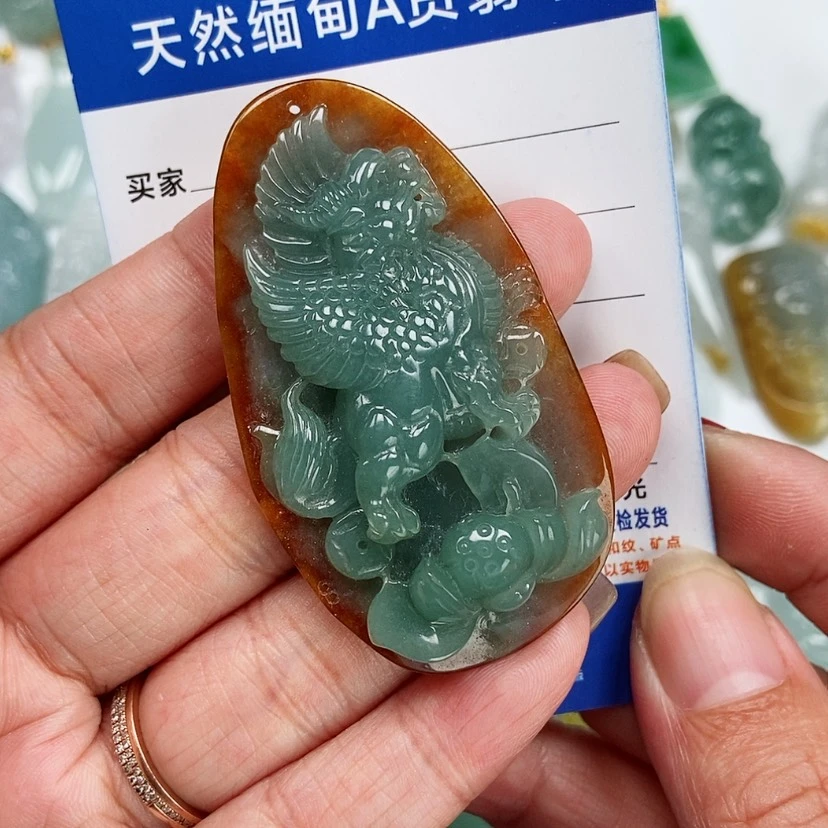 【闪购商品】翡翠颈饰未镶嵌麒麟