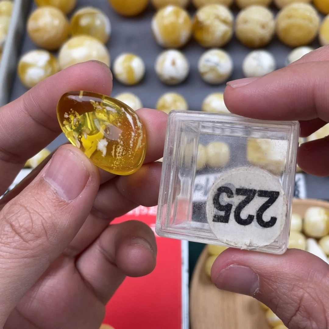 蜜蜡珠宝奇石未镶嵌