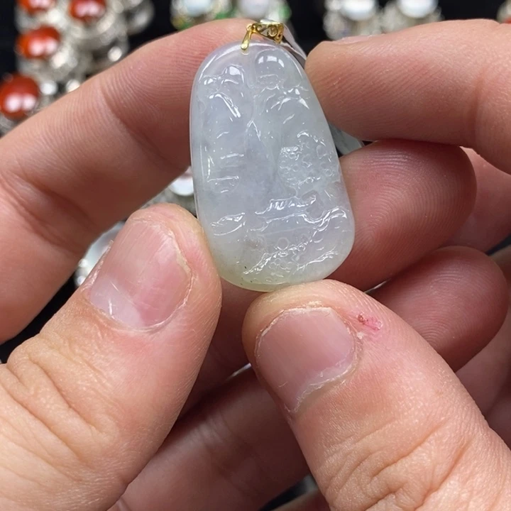 燕***燕翡翠未镶嵌戒指吊坠