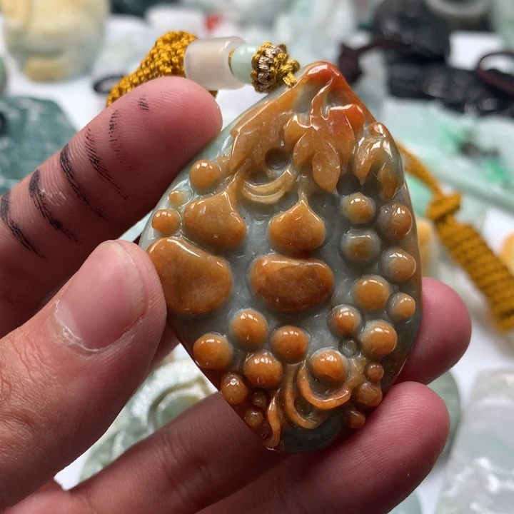 翡翠未镶嵌颈饰保真天然a货翡翠