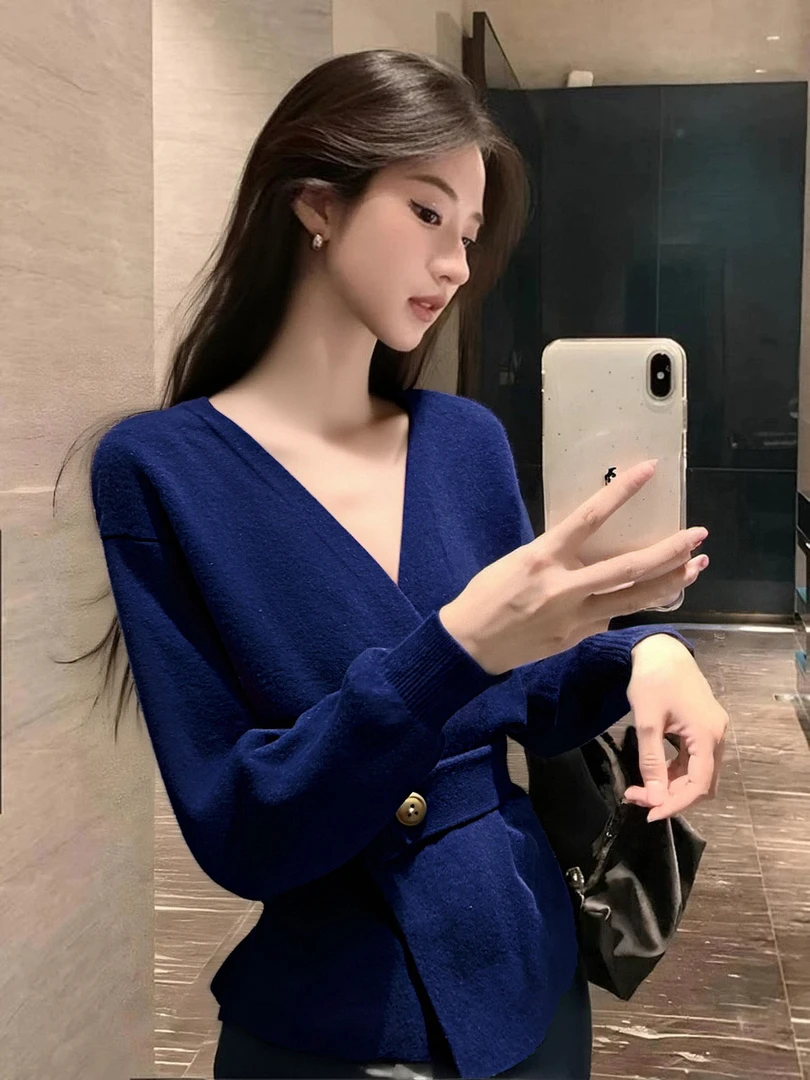 2026新款秋冬法式V领掐腰毛衣女深蓝色修身显瘦高级感气质针织衫