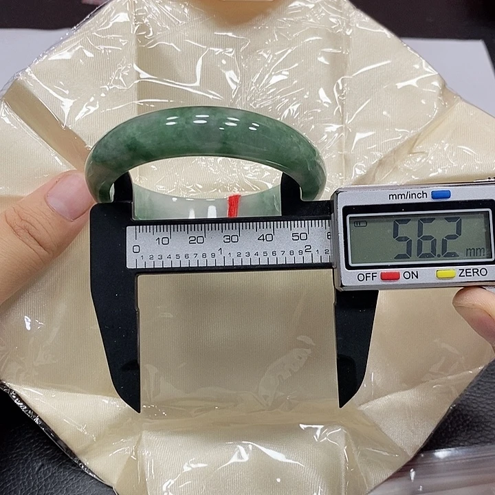 翡翠手镯未镶嵌17