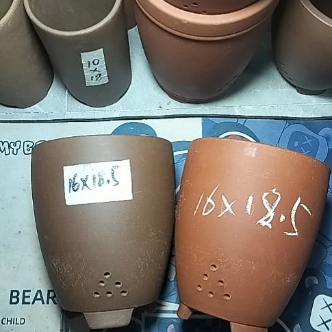 红泥紫泥三角两个花盆