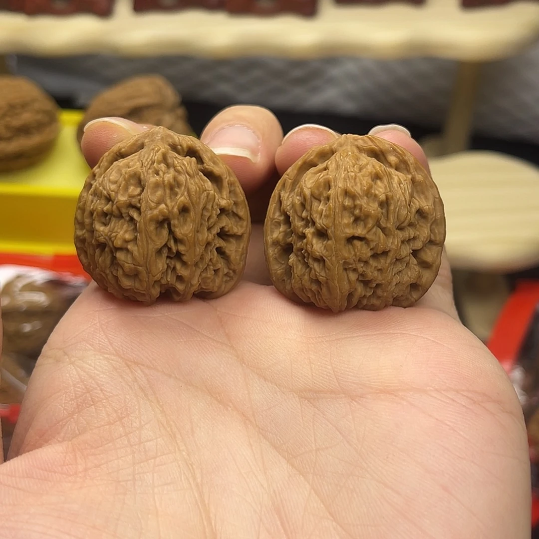 吊坠文玩核桃南疆小对儿手把件