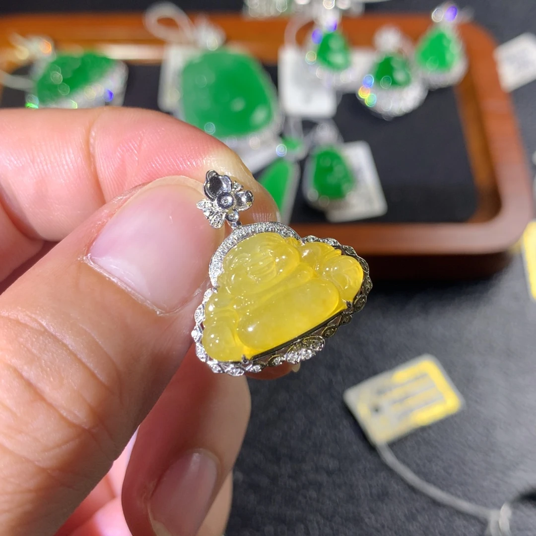 翡翠18K金镶嵌戒指翡翠