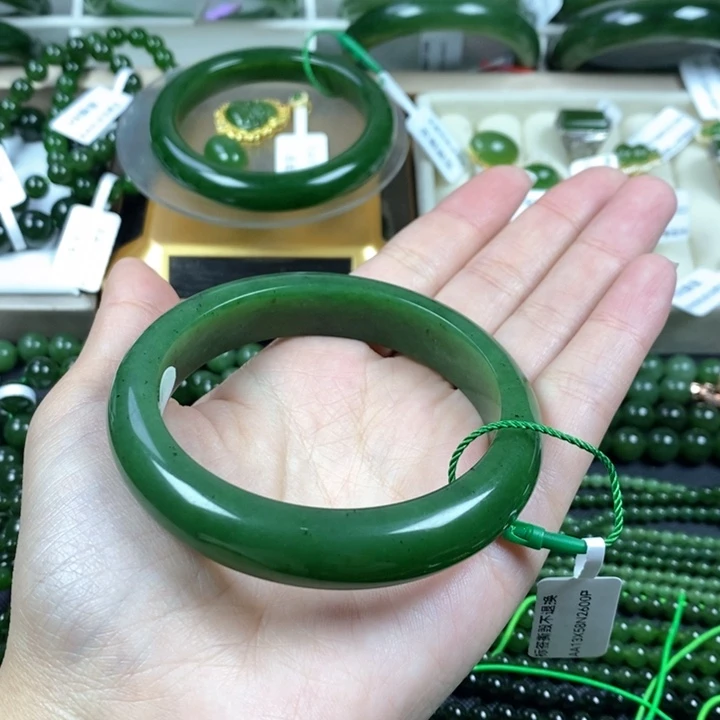 和田玉（碧玉）手镯未镶嵌灵**者