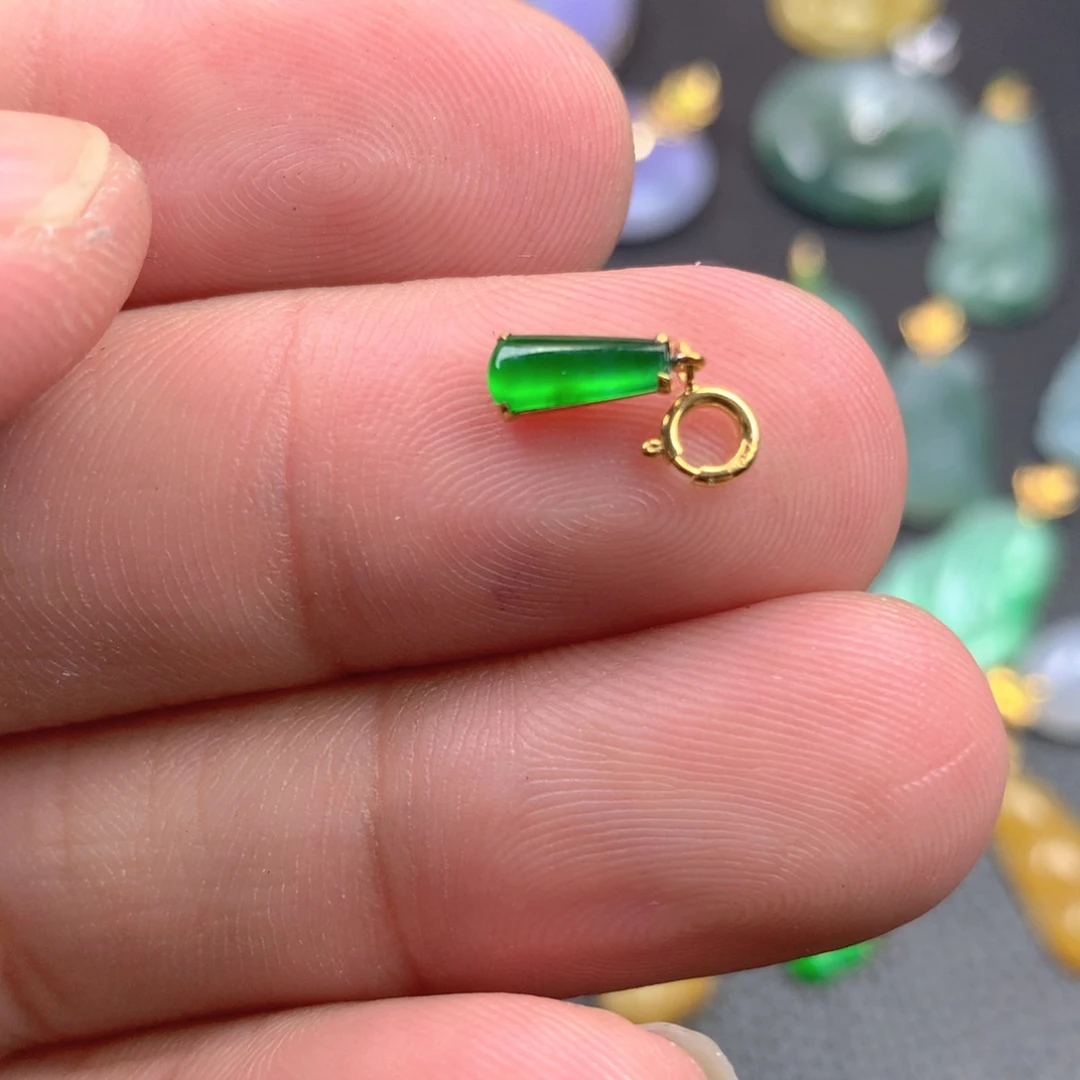 【闪购商品】颈饰18K金镶嵌翡翠翡翠