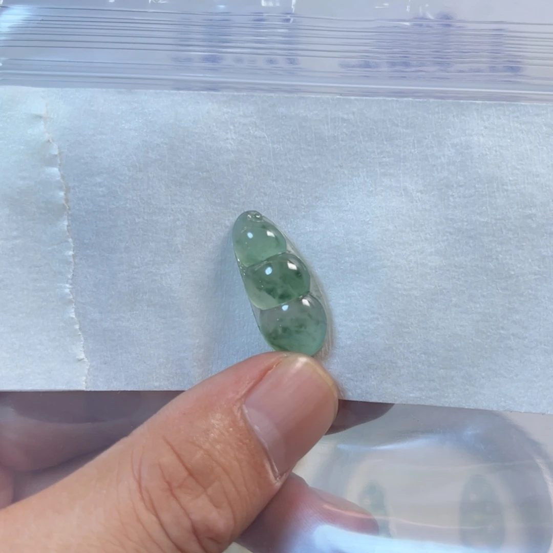 定制翡翠未镶嵌天然缅甸翡翠冰绿豆子