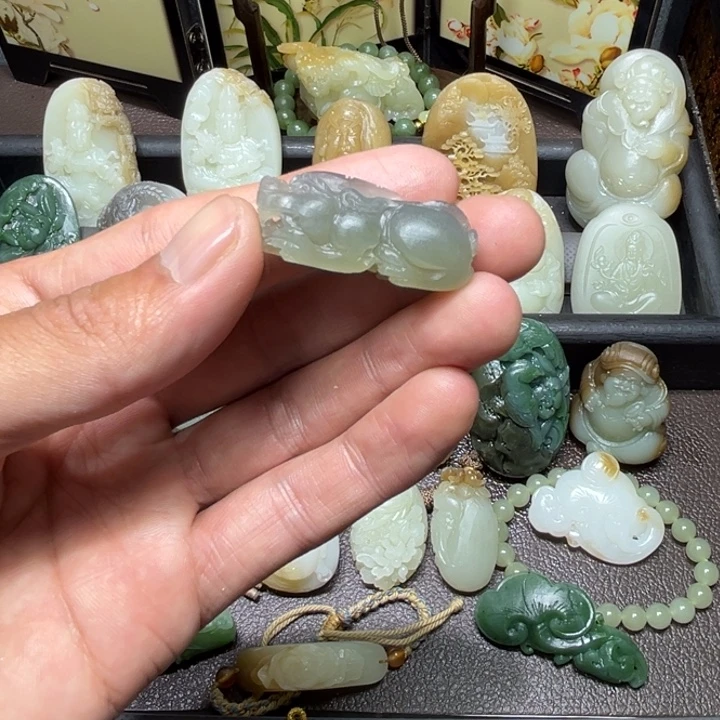 和田玉未镶嵌颈饰