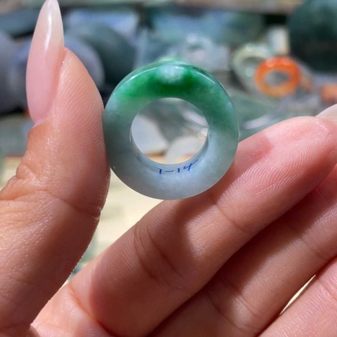 定制翡翠未镶嵌天然翡翠