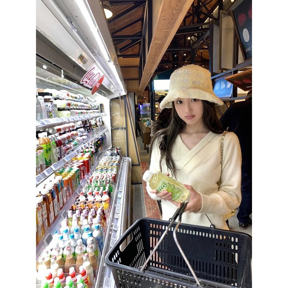 【软糯因子】设计v领针织毛衣冬打底上衣女23660#