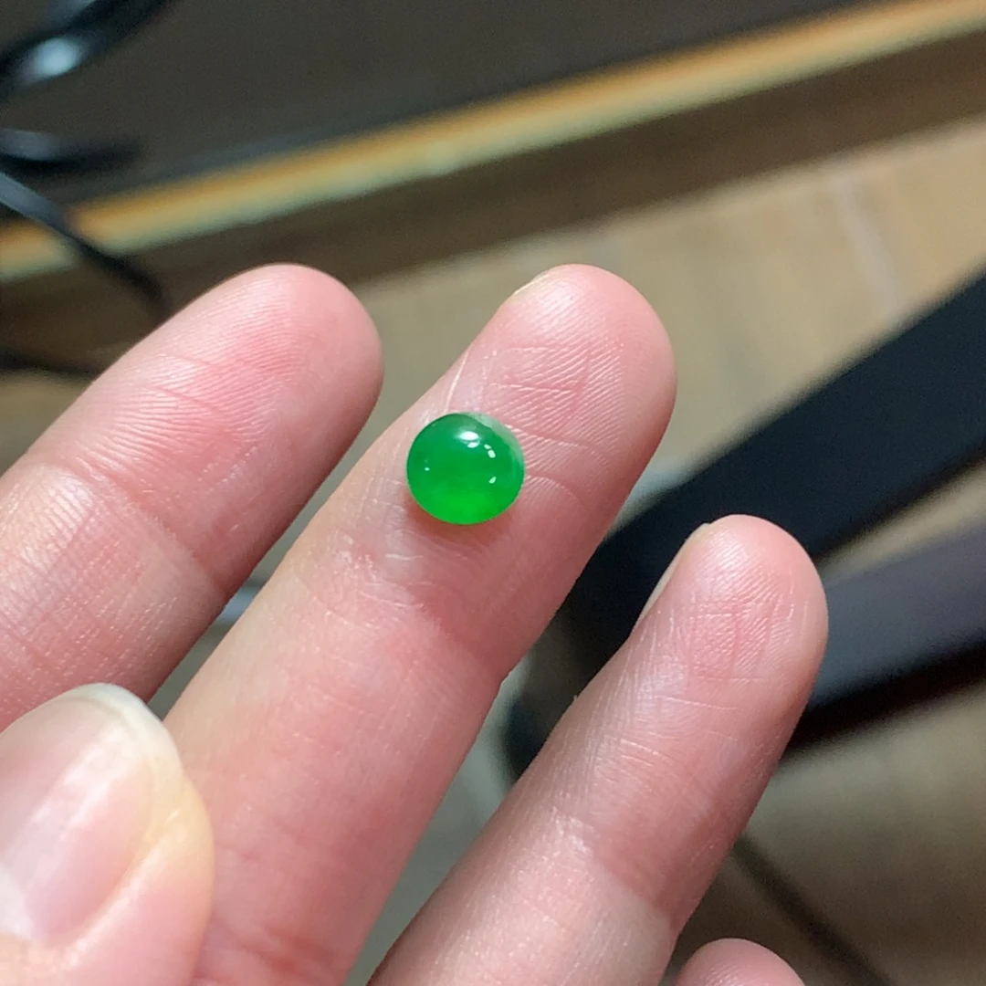 翡翠未镶嵌颈饰正阳绿蛋