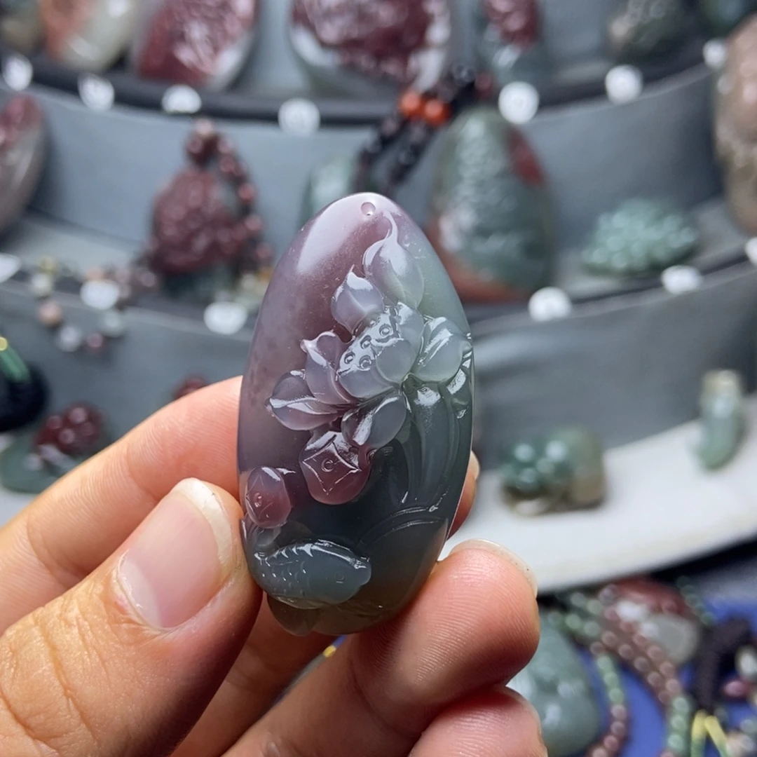 玉***姐玛瑙/玉髓未镶嵌颈饰