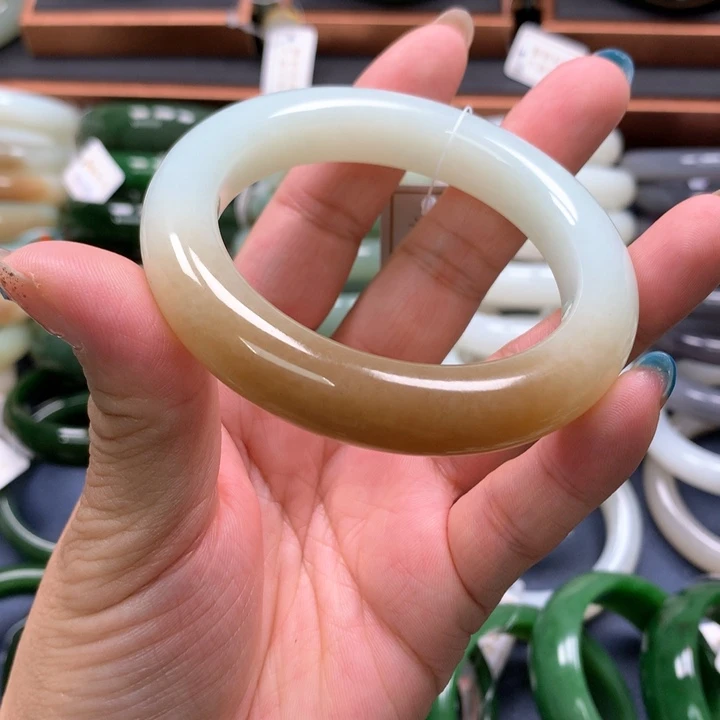 【闪购商品】未镶嵌手镯和田玉32