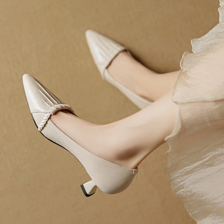 头层羊皮5cm～尖头中跟复古百搭舒适一脚蹬女浅口单鞋春季韩版细跟