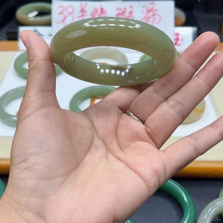 未镶嵌手镯石英质玉娜***样