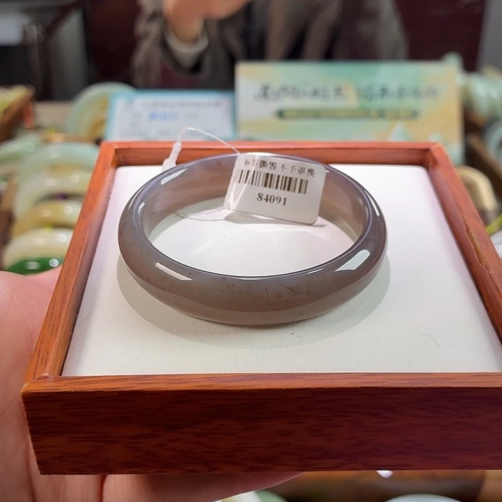 和田玉未镶嵌手镯47。 51