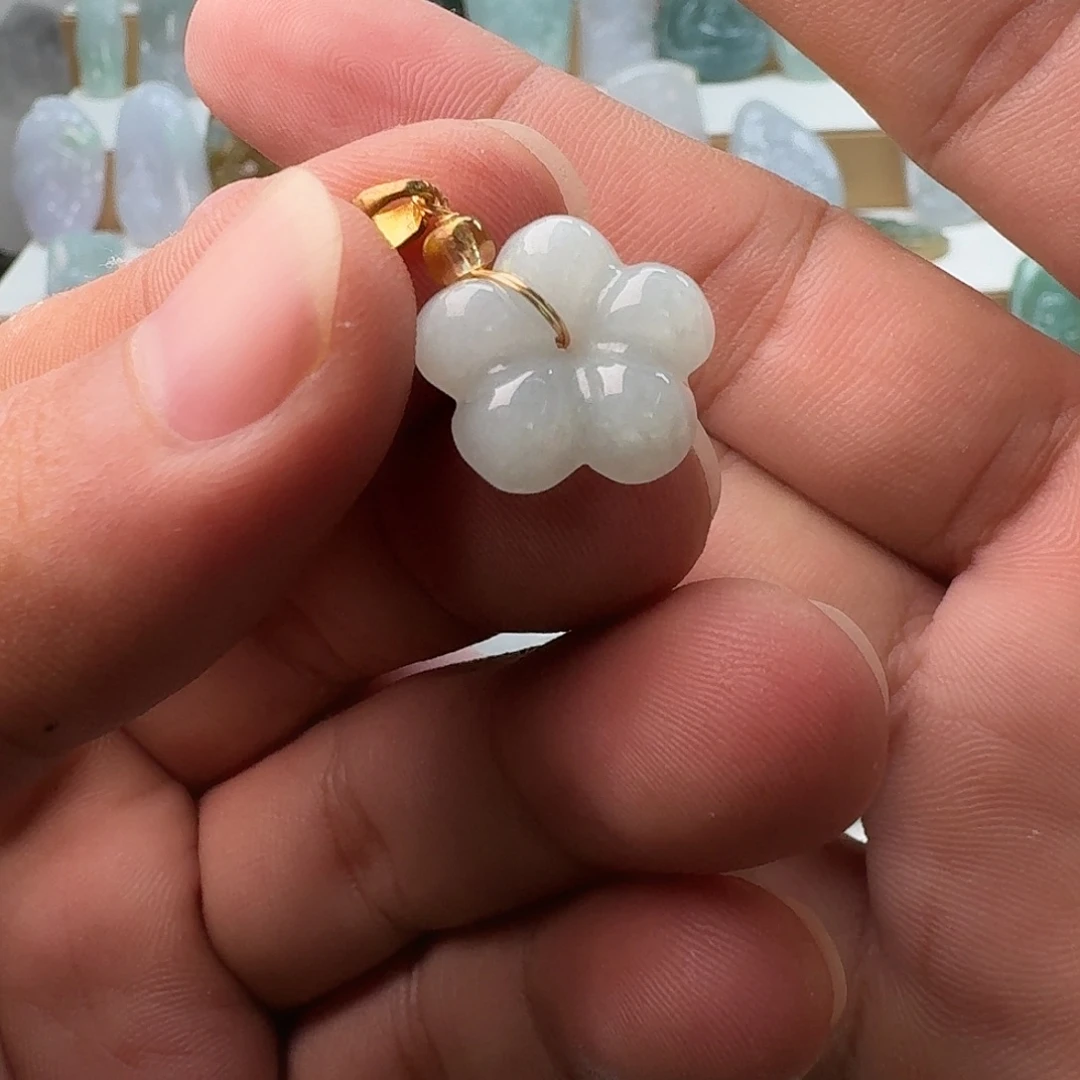 翡翠未镶嵌颈饰12