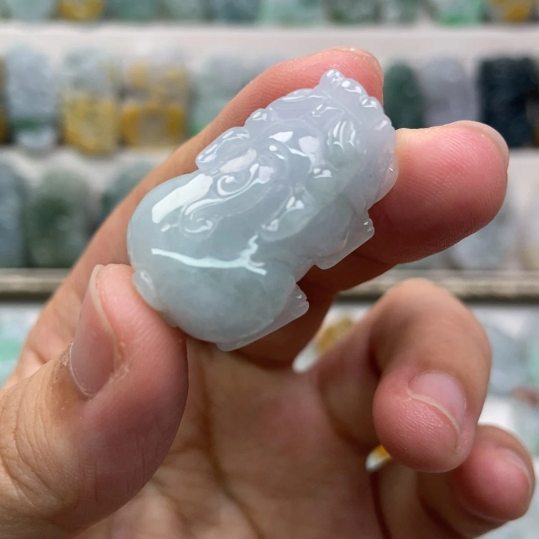 翡翠未镶嵌吊坠(赠链)