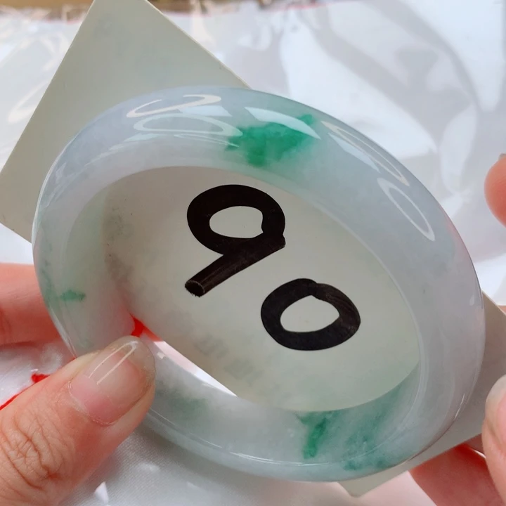 翡翠未镶嵌手镯白底青