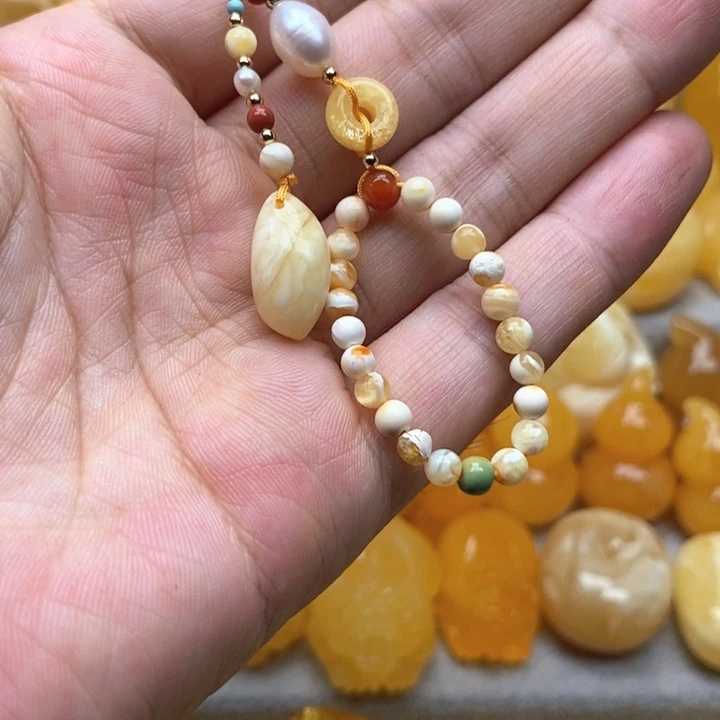 未镶嵌颈饰琥珀琥珀蜜蜡吊坠