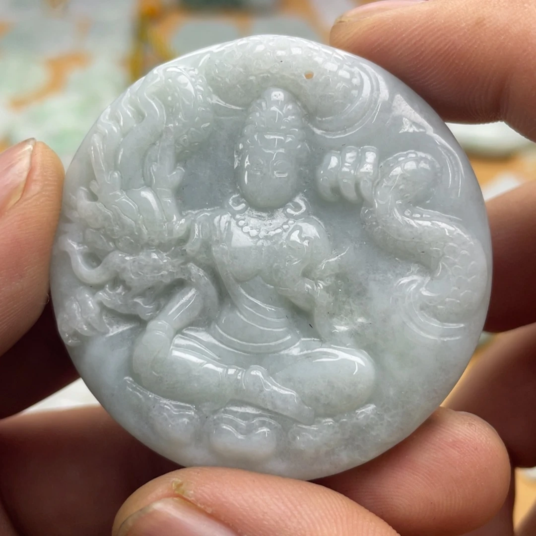 翡翠未镶嵌颈饰玉龙