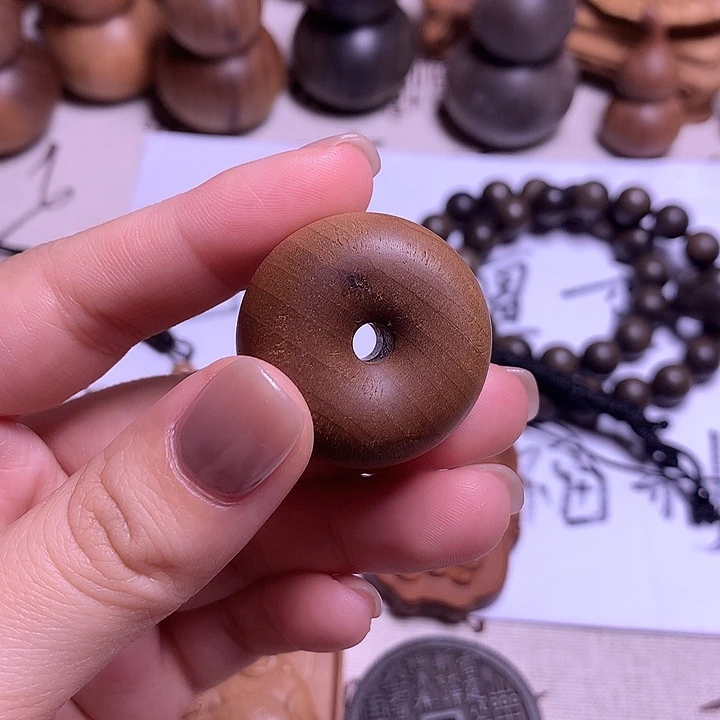 墩****檀香木小平安扣瑕疵