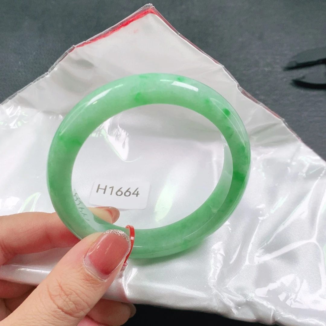 翡翠未镶嵌手镯03