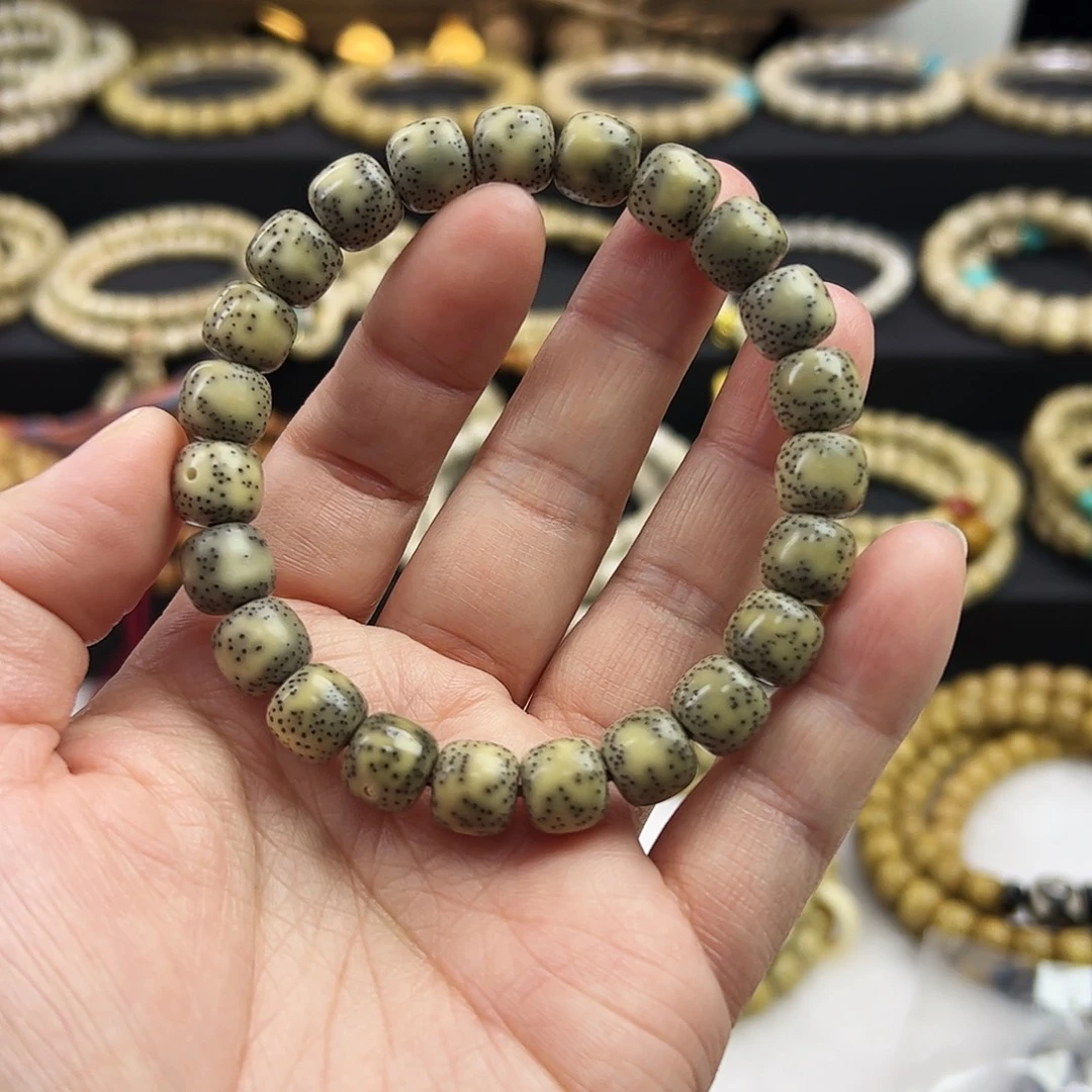 多***多手串星月菩提星月菩提手串同枝石玉料