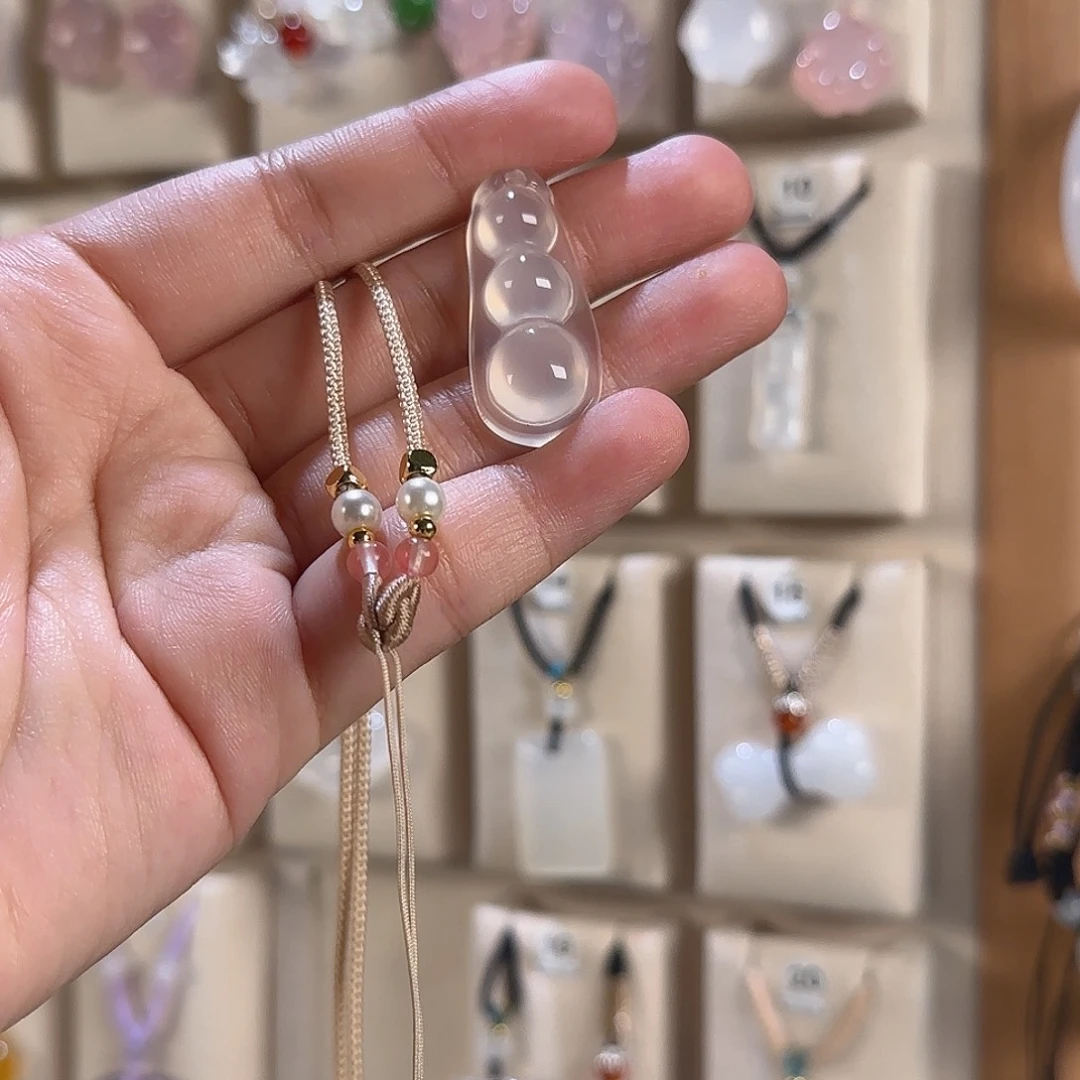 兔***突玛瑙/玉髓未镶嵌颈饰