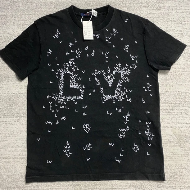 99新 LouisVuitton/路易威登 lv 黑色字母刺绣满印飞机logo短袖 S